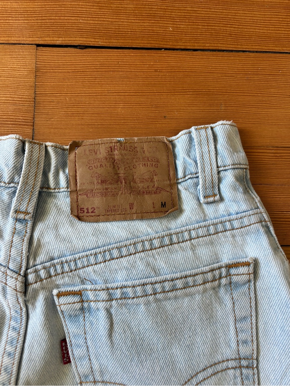 Vintage 1990s Levi’s 512 light wash cut off shorts made in USA 🩵 hot pants - Picture 4 of 7